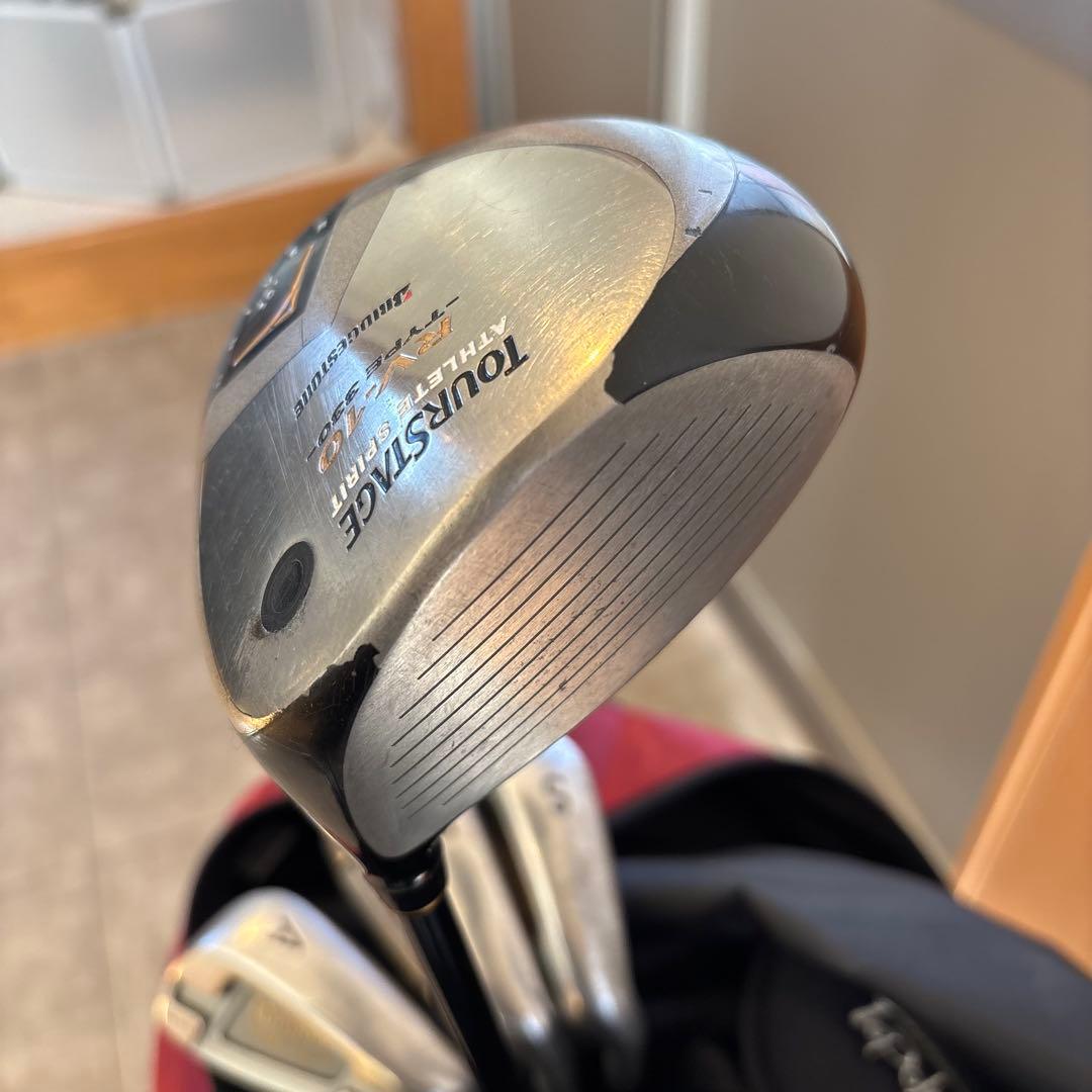 ゴルフクラブ一式（計13本）＋キャディバッグ＋小物のフルセットです。