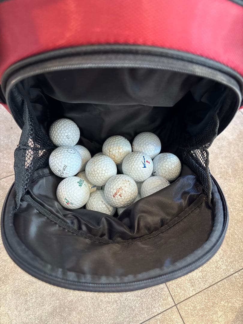 ゴルフクラブ一式（計13本）＋キャディバッグ＋小物のフルセットです。