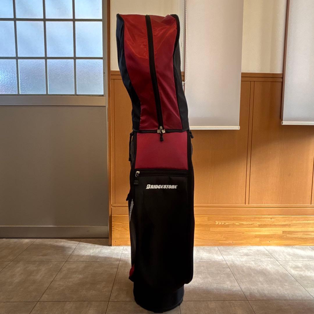 ゴルフクラブ一式（計13本）＋キャディバッグ＋小物のフルセットです。