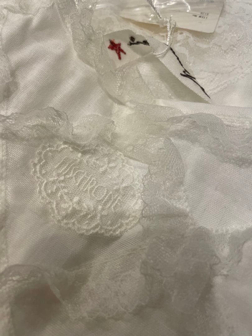 さえら　ヒスクローネ　ナイトウエア　新品未使用