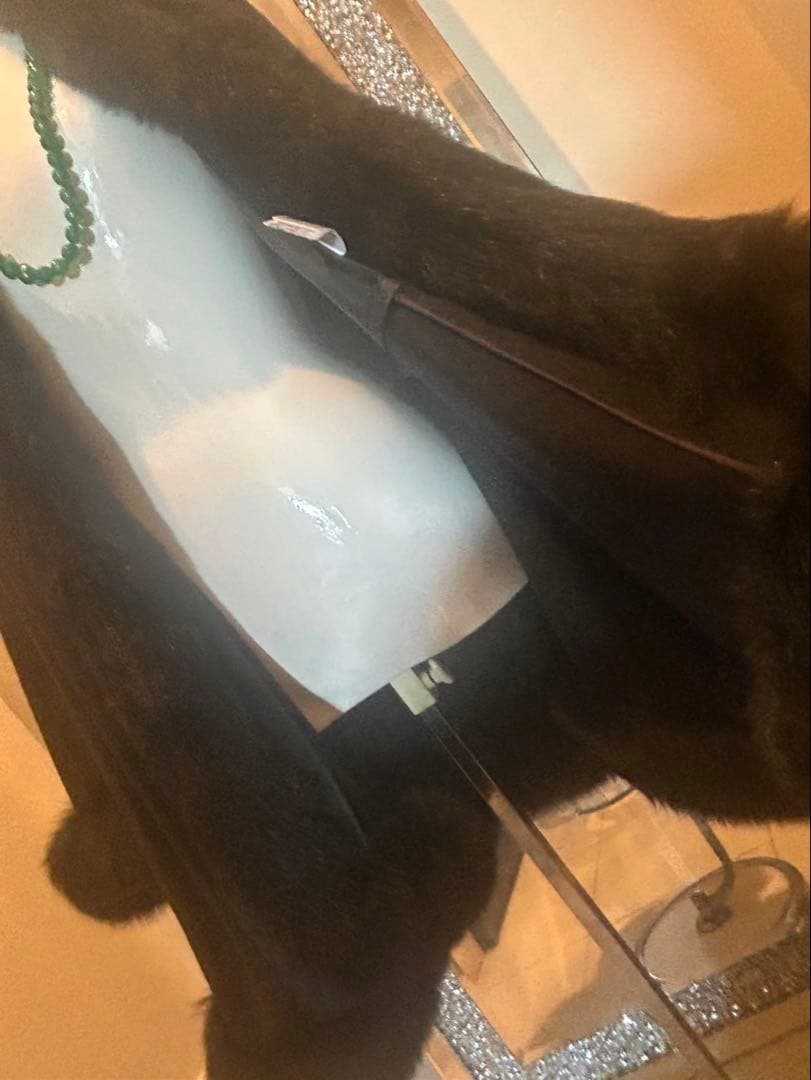 りりー❣️カシミヤフォックスファートリム大判マント　ポンチョ着丈83センチ