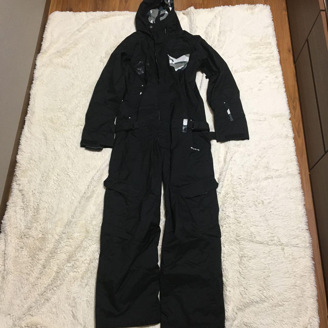 ESTIVO つなぎのスノボウェア