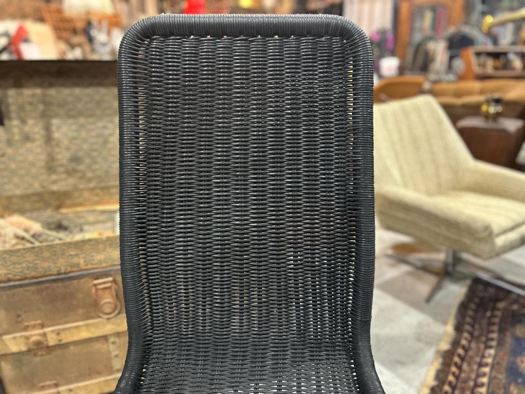 【美品】ダイニングチェア①　キャンチレバー　籠 ラタン　黒　ブラック