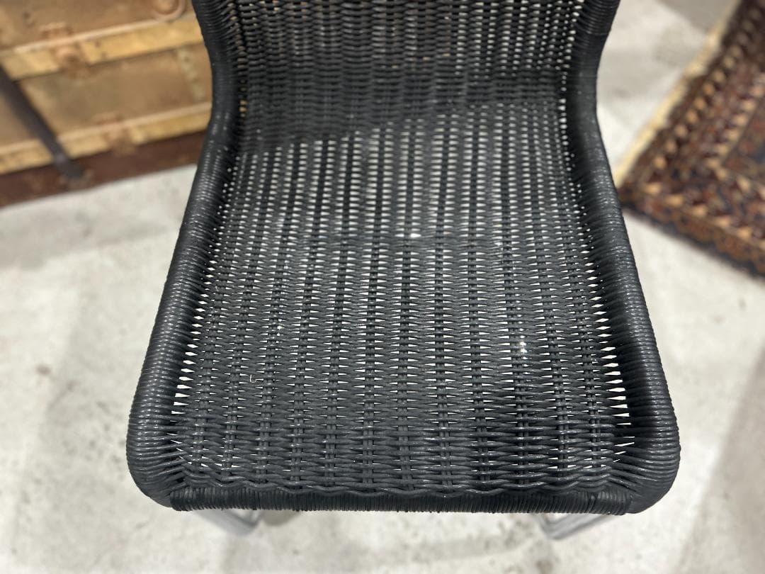 【美品】ダイニングチェア①　キャンチレバー　籠 ラタン　黒　ブラック