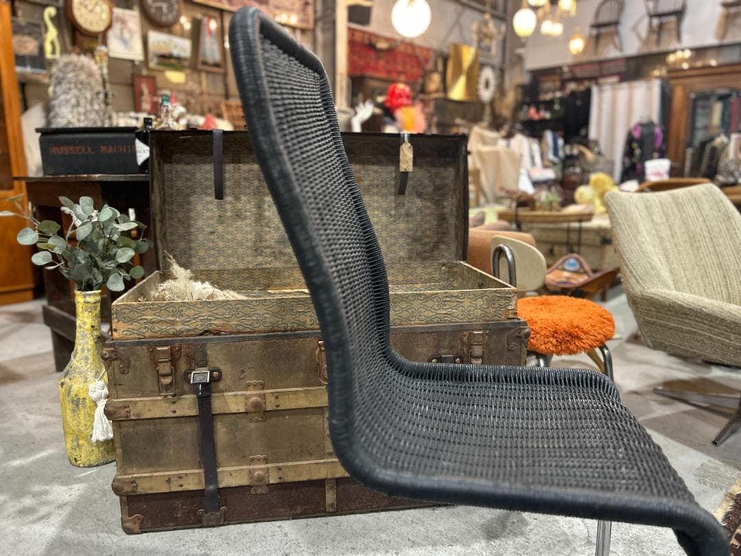 【美品】ダイニングチェア①　キャンチレバー　籠 ラタン　黒　ブラック