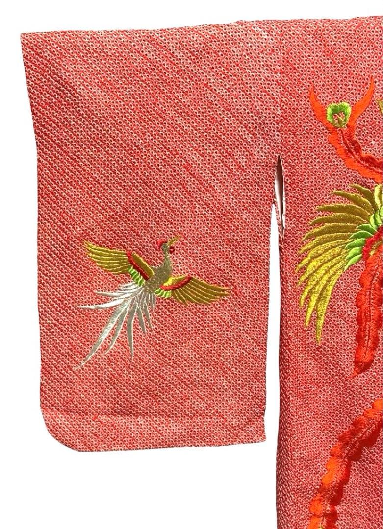 七五三　お宮参りの着物のリメイク　正絹　総絞り、総刺繍　赤　着物のみ