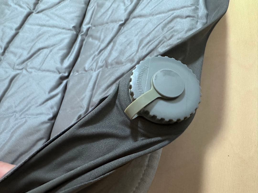 Coleman ダブルサイズ スリーピングマット グレー