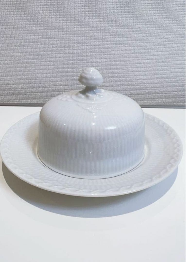 貴重◼️ロイヤルコペンハーゲン ホワイトフルーテッド バターボックス