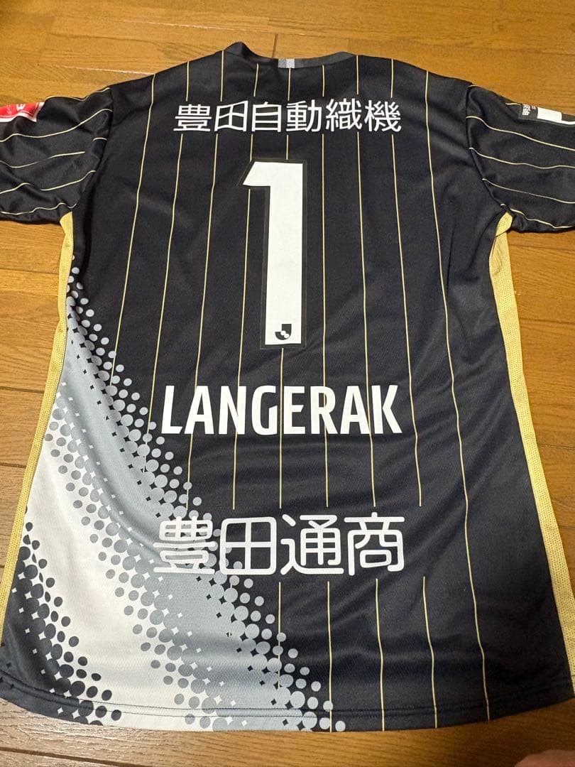 名古屋グランパス　ランゲラックユニフォーム