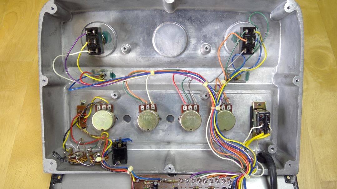 ボス CE-1 Chorus Ensemble　1980年　ビンテージエフェクタ