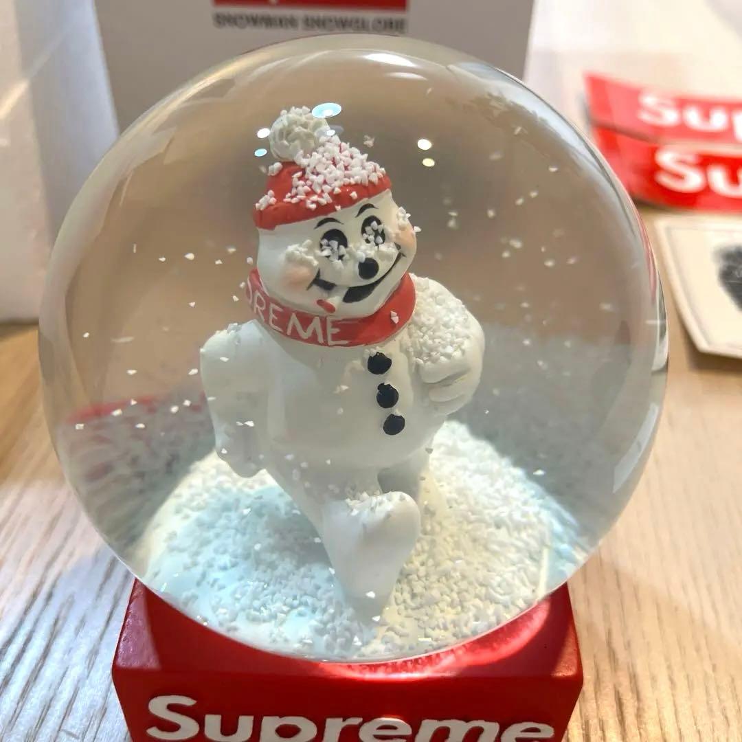 Supreme SNOWMAN SNOWGLOBE - メルカリ