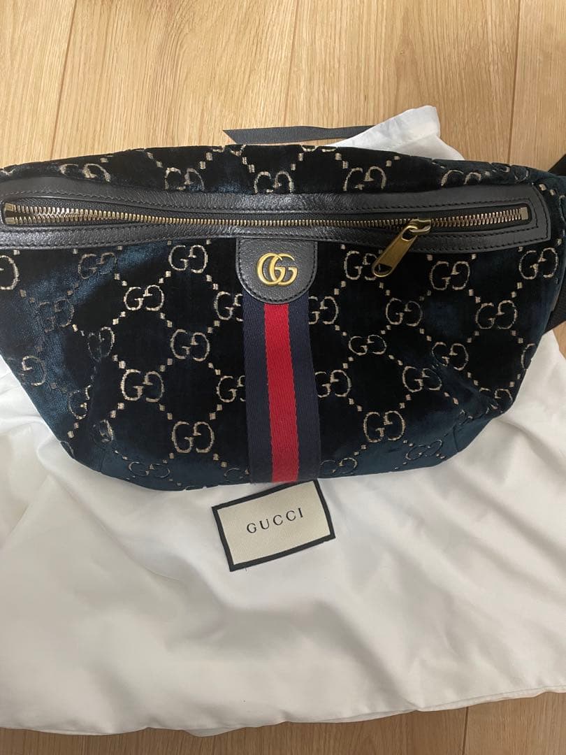 Gucci GGパターン ボディバッグ