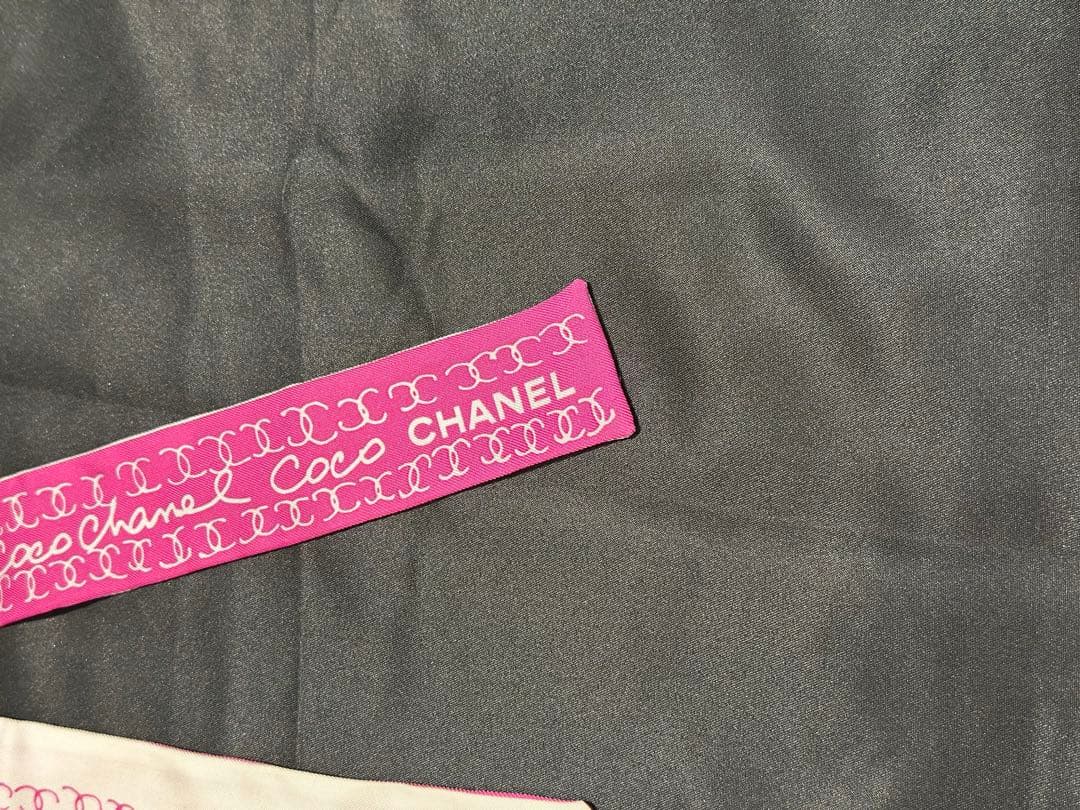 メロンバニー￣(=∵=)￣ ‼︎CHANEL シャネル ロゴリボンスカーフ