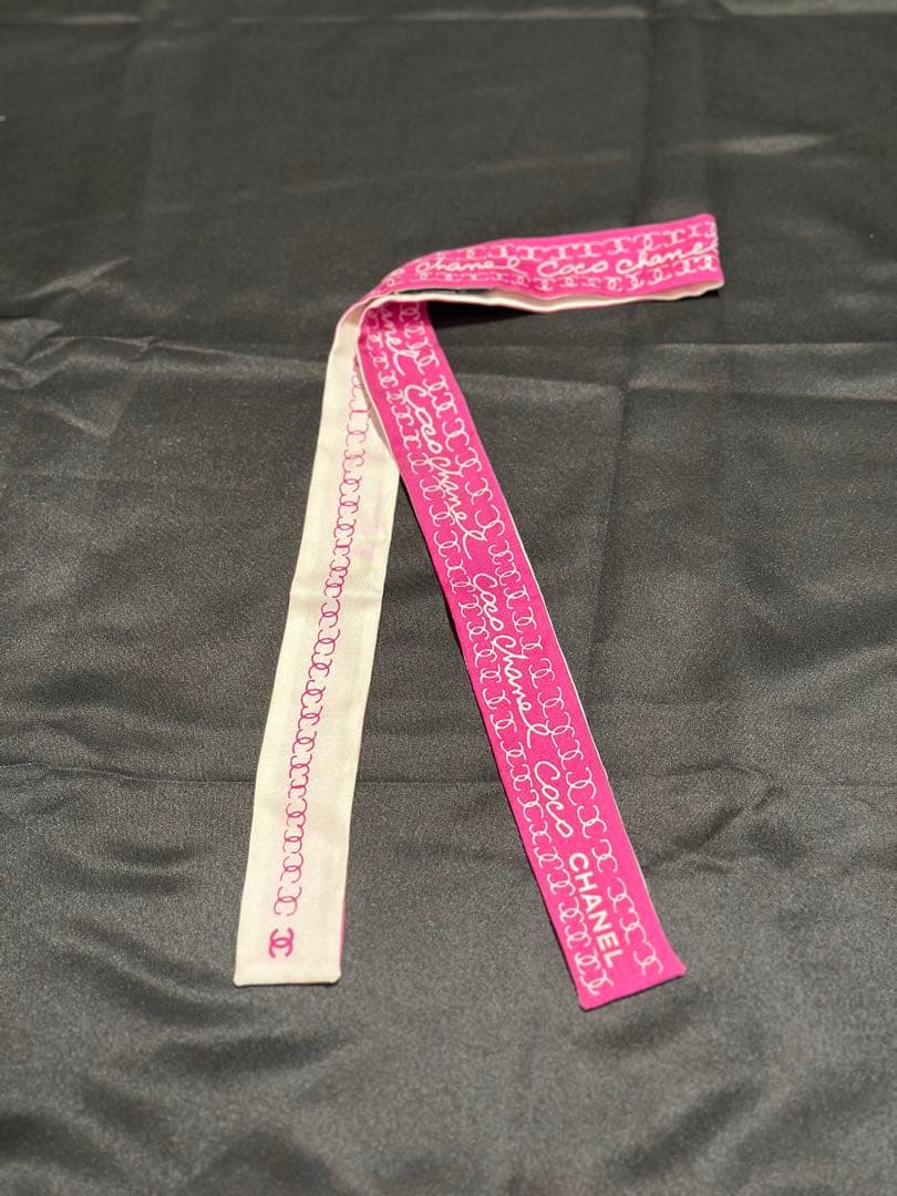 メロンバニー￣(=∵=)￣ ‼︎CHANEL シャネル ロゴリボンスカーフ