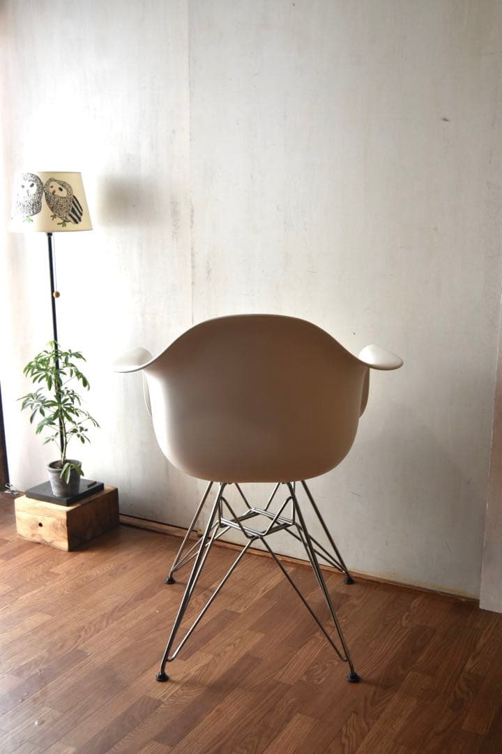 Herman Miller Esmes Arm chair ②