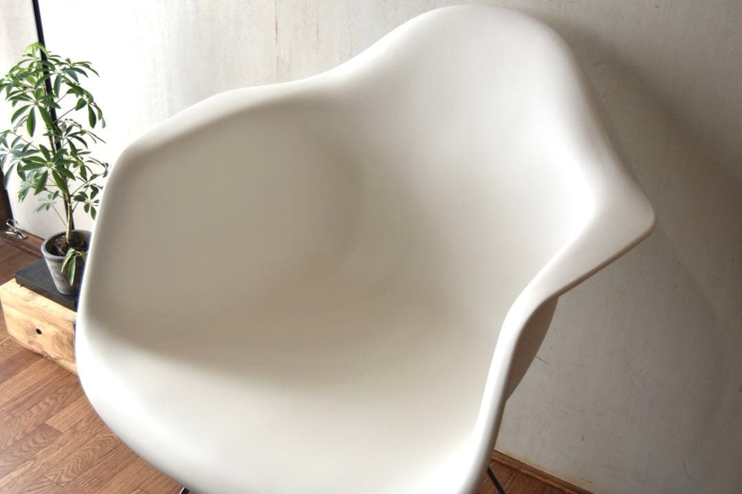 Herman Miller Esmes Arm chair ②