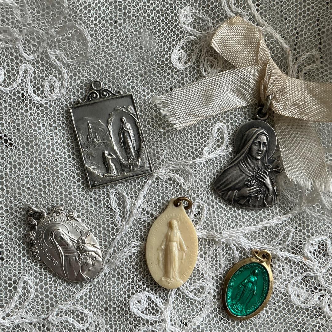フランスアンティーク　聖母マリア　フレーム　メダイ　十字架　聖テレサ
