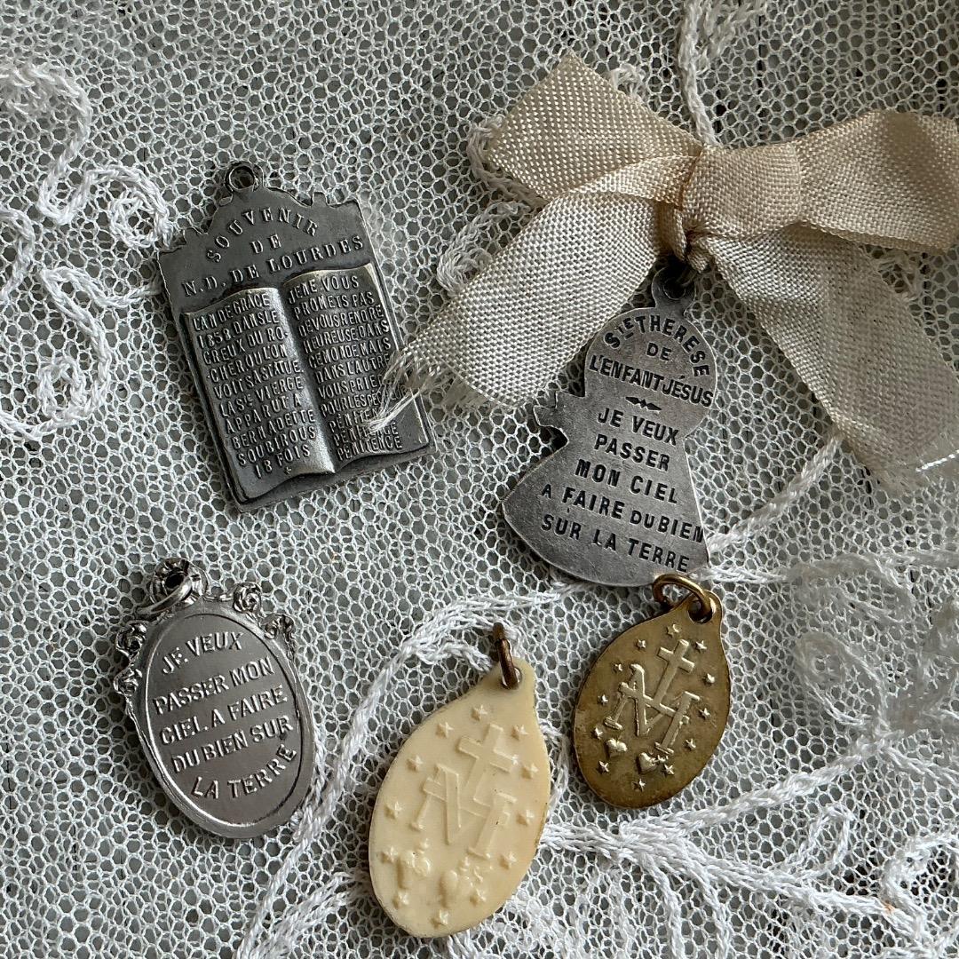 フランスアンティーク　聖母マリア　フレーム　メダイ　十字架　聖テレサ