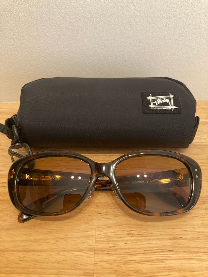 Stussy Naomi サングラス ブラウン ケース付き