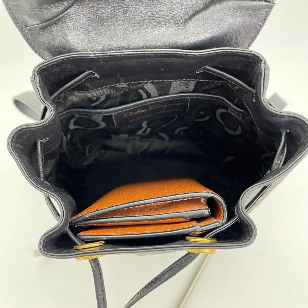 サルヴァトーレフェラガモ リュック バックパック ガンチーニ ゴールド金具 黒