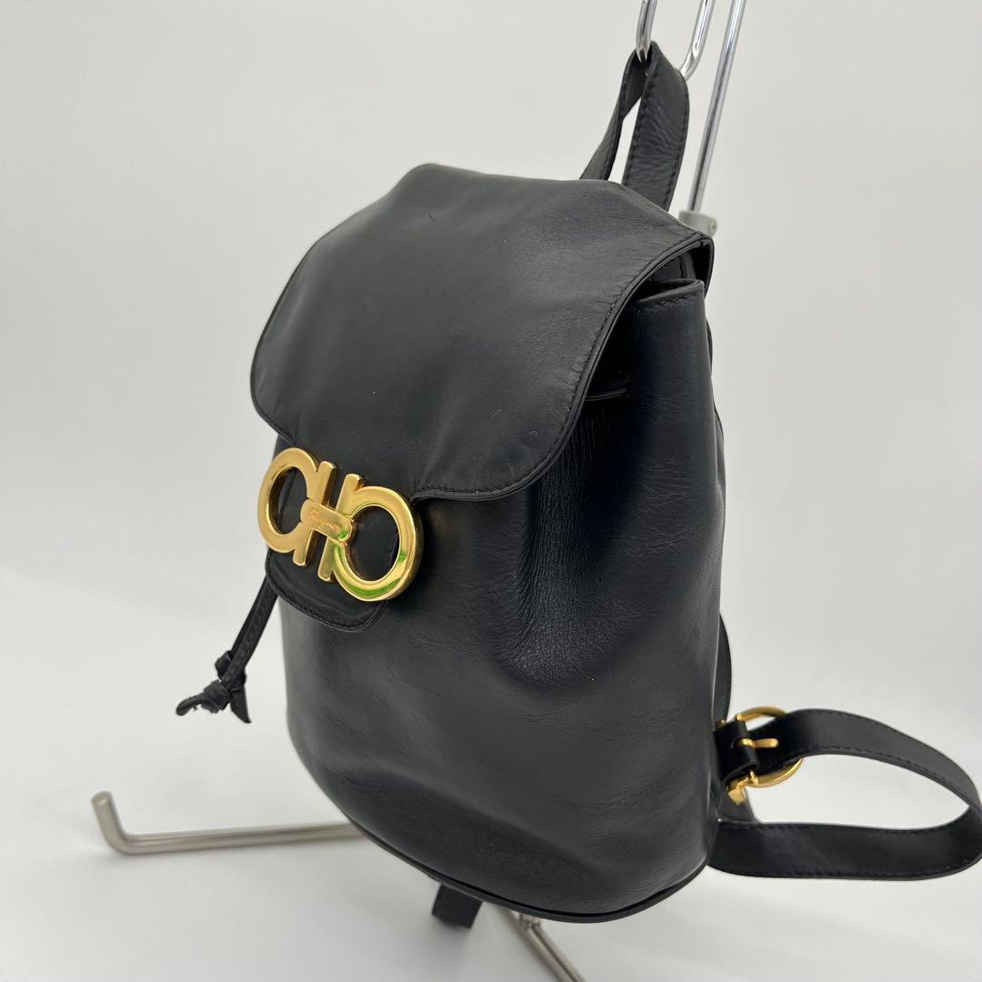 サルヴァトーレフェラガモ リュック バックパック ガンチーニ ゴールド金具 黒