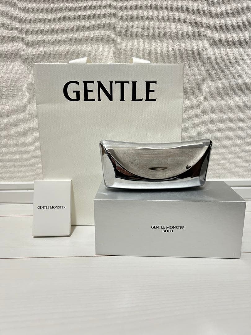 Gentle Monster Atomic 02 シルバー/クリア(付属品有り)