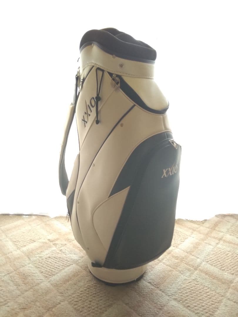 XXIO　キャディバッグ　男女兼用　ヘッドカバー付き