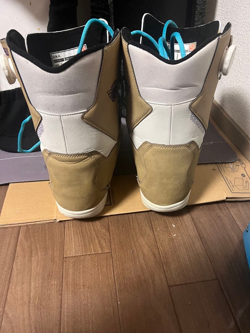 DEELUXE スノーボードブーツ ホワイト/ベージュ/