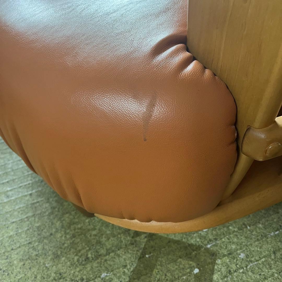 カリモク　回転式アームチェア　ソファ　1人掛け　ラック付き　たのめる便　送料込