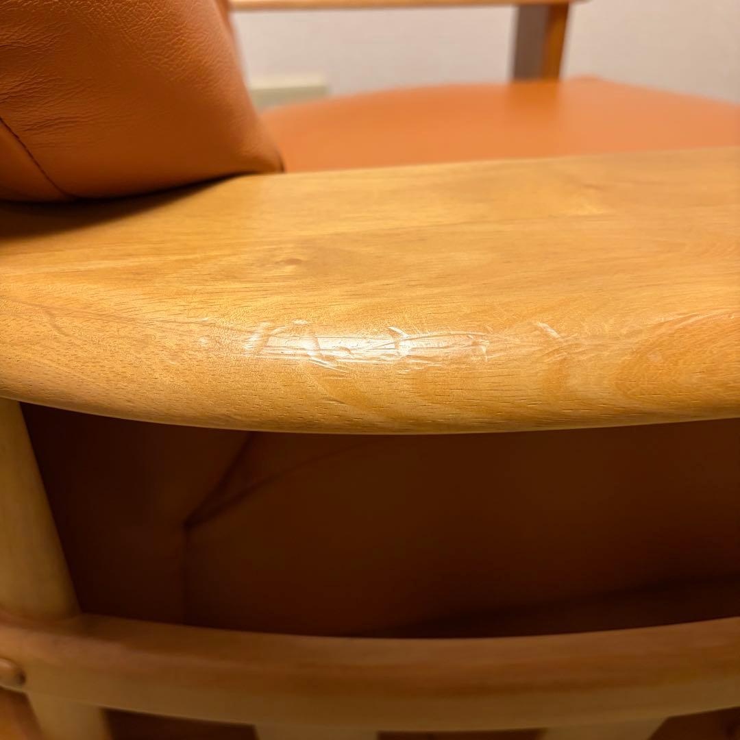 カリモク　回転式アームチェア　ソファ　1人掛け　ラック付き　たのめる便　送料込