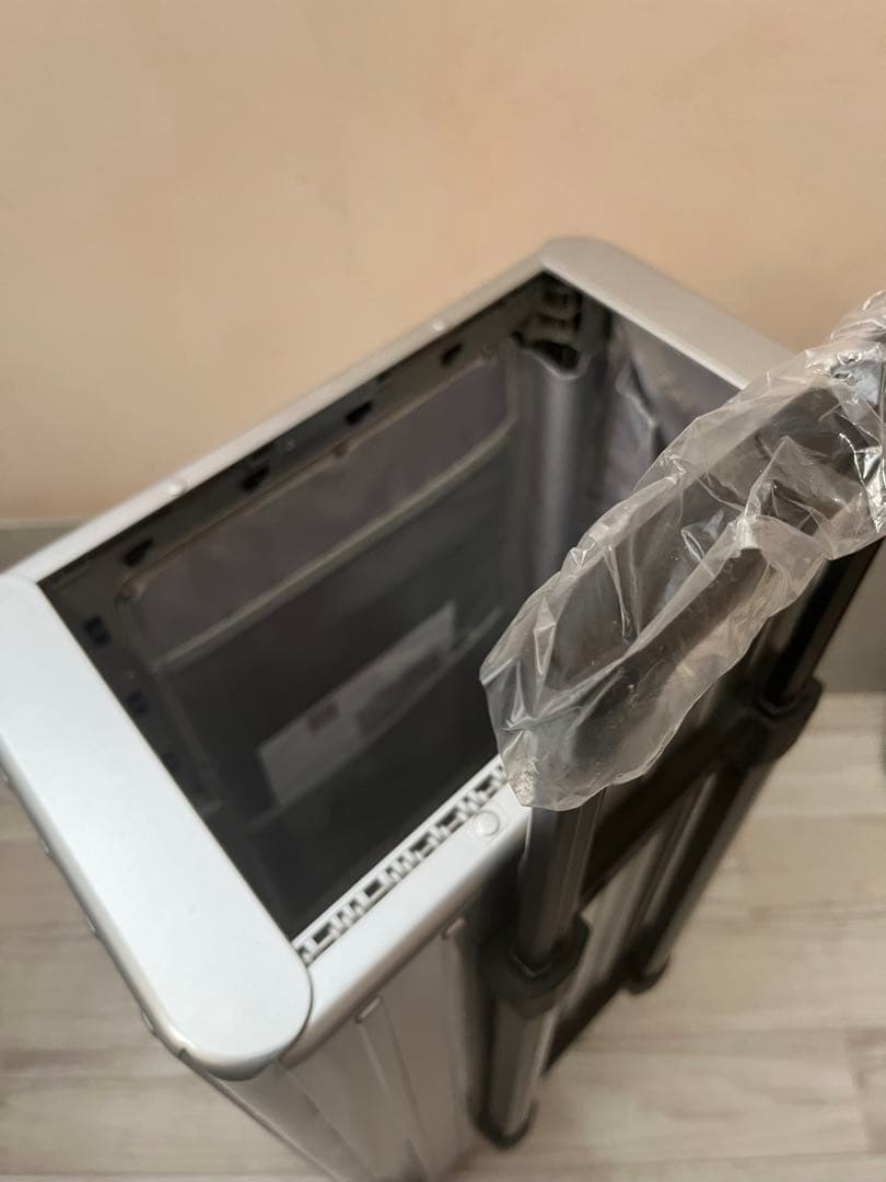 &FLAT. アンドフラット たためるスーツケース　キャリーケース