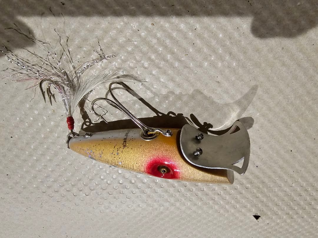 ニンナ　ウブリ