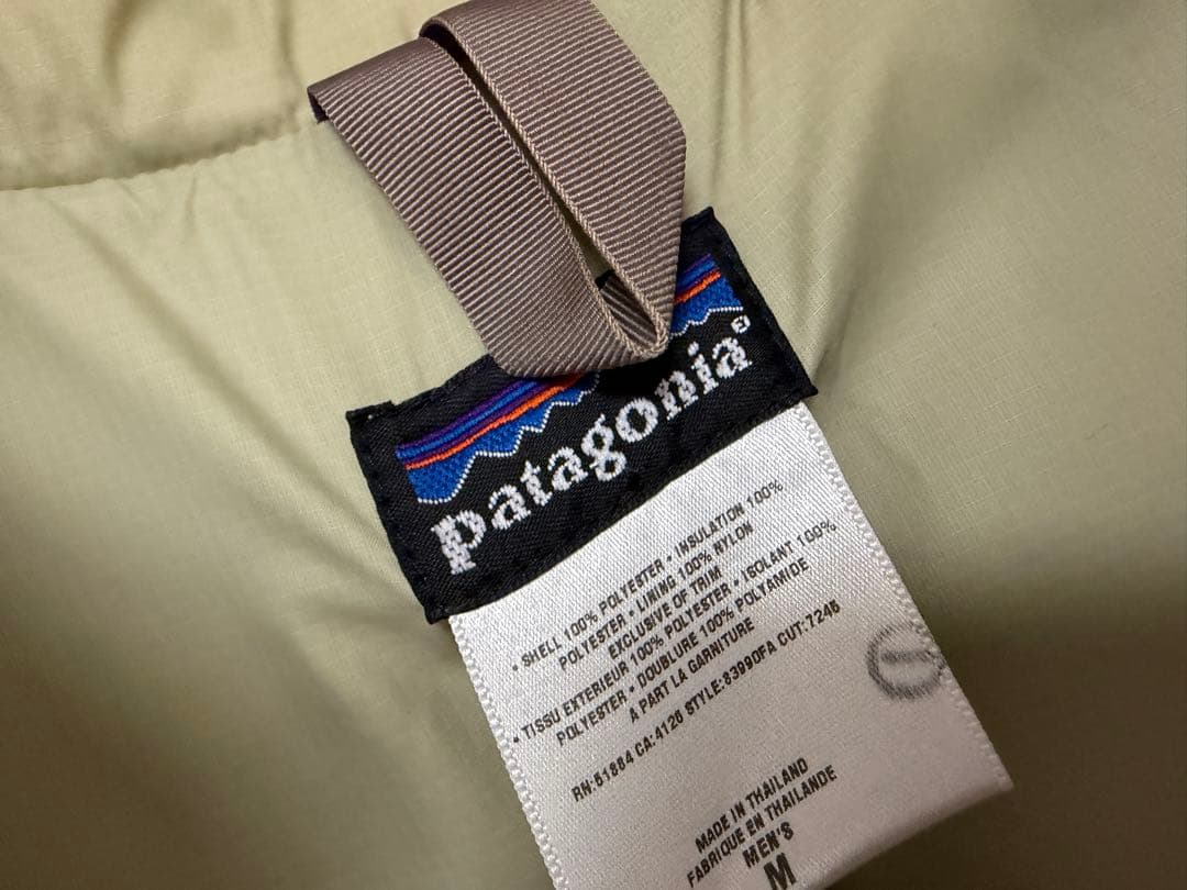 patagonia パタゴニア パフジャケット フード付き　ミリタリー