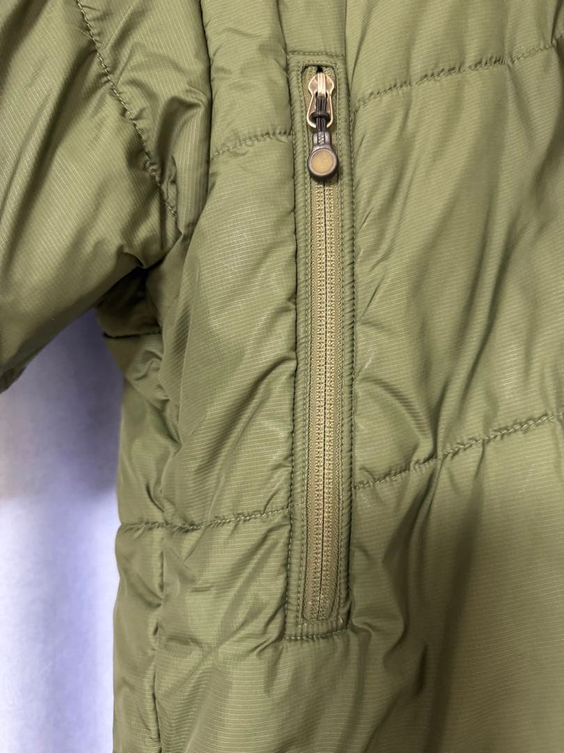 patagonia パタゴニア パフジャケット フード付き　ミリタリー