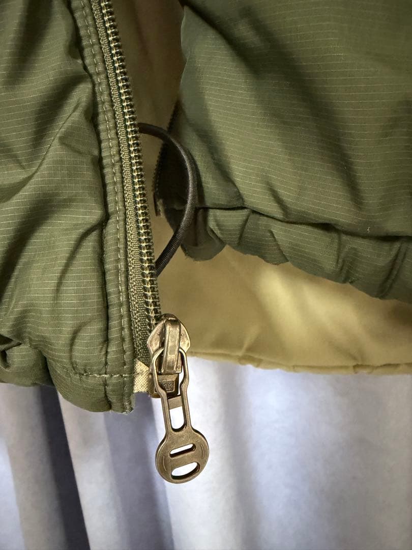 patagonia パタゴニア パフジャケット フード付き　ミリタリー