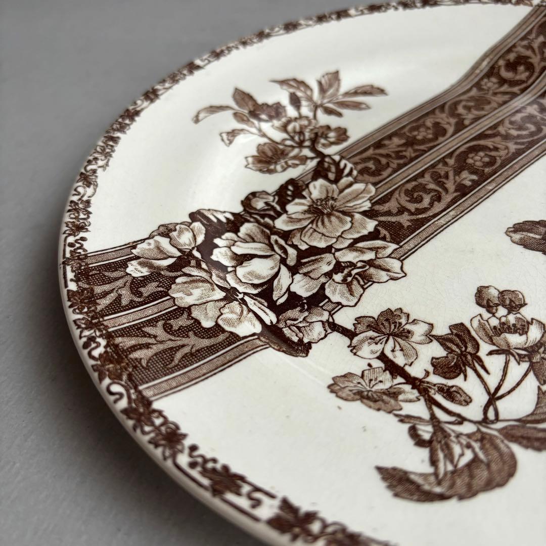 フランスアンティーク E.ブルジョワ セピア色のレースと花枝のディナー