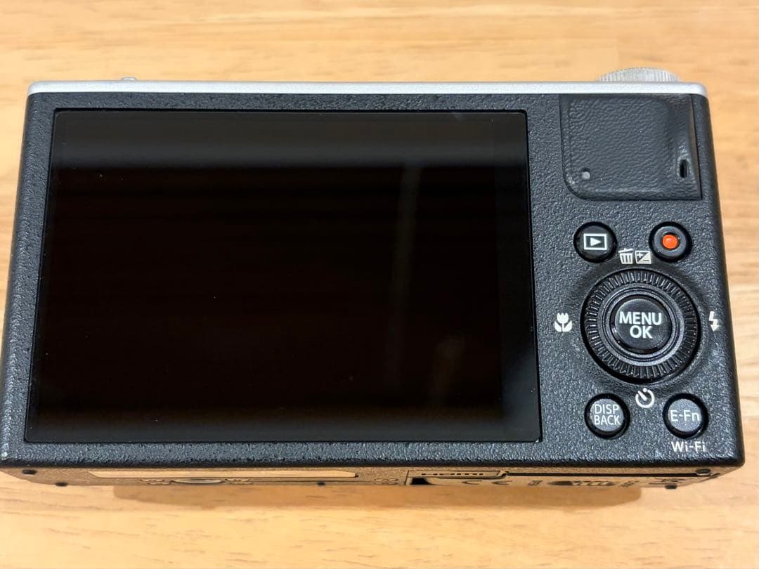 美品 元箱あり FUJIFILM 富士フイルム コンデジ XQ2