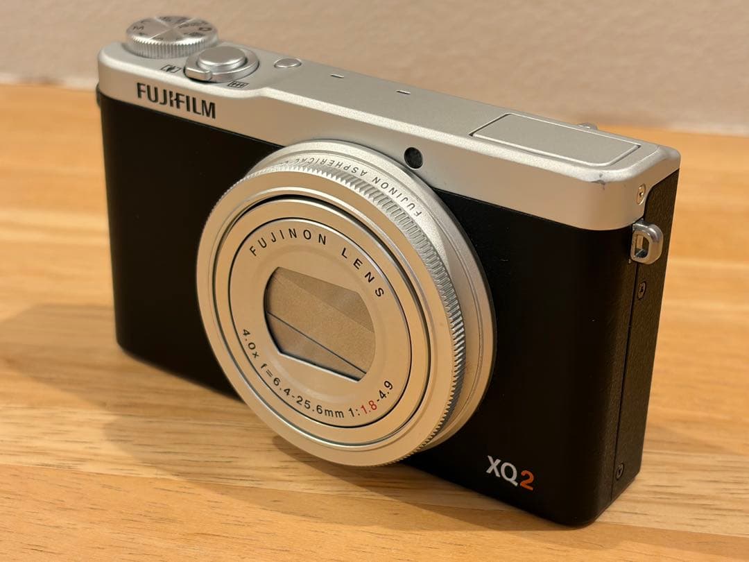 美品 元箱あり FUJIFILM 富士フイルム コンデジ XQ2