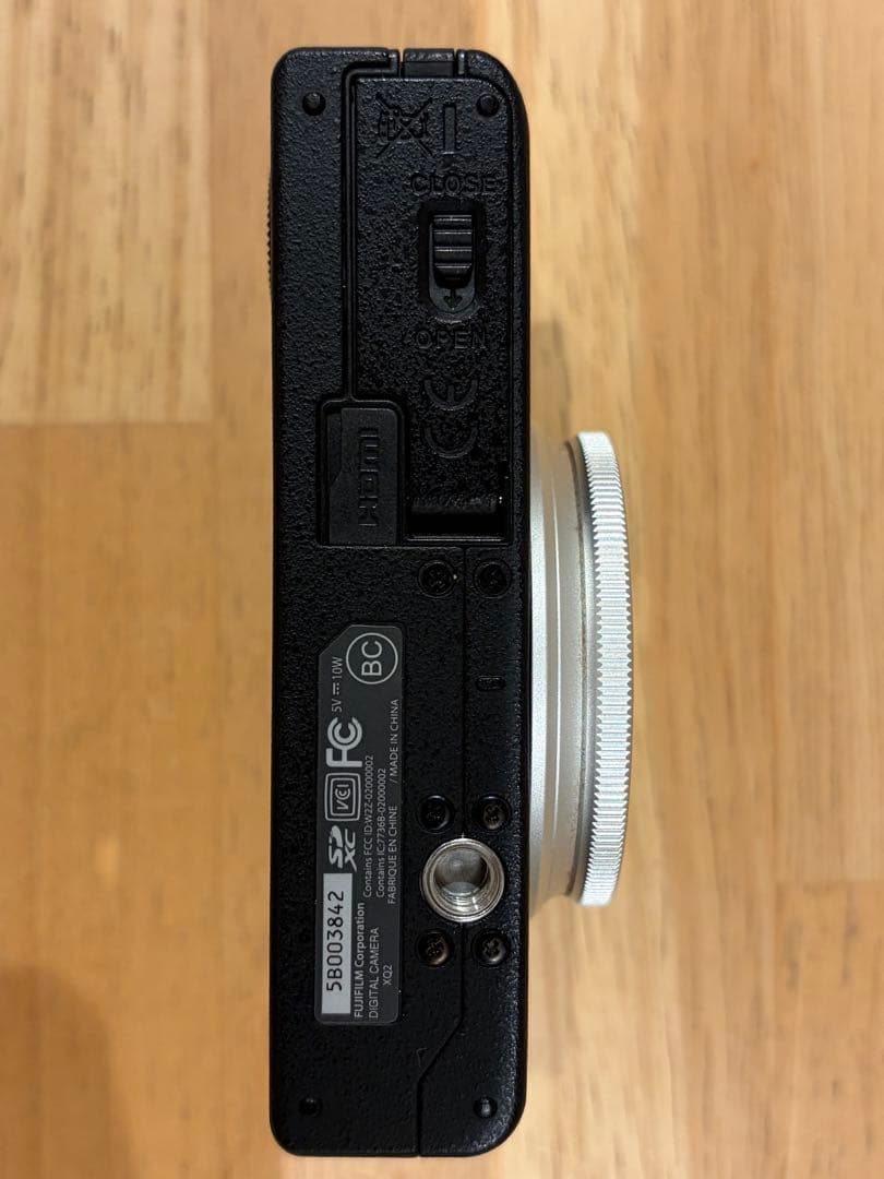 美品 元箱あり FUJIFILM 富士フイルム コンデジ XQ2