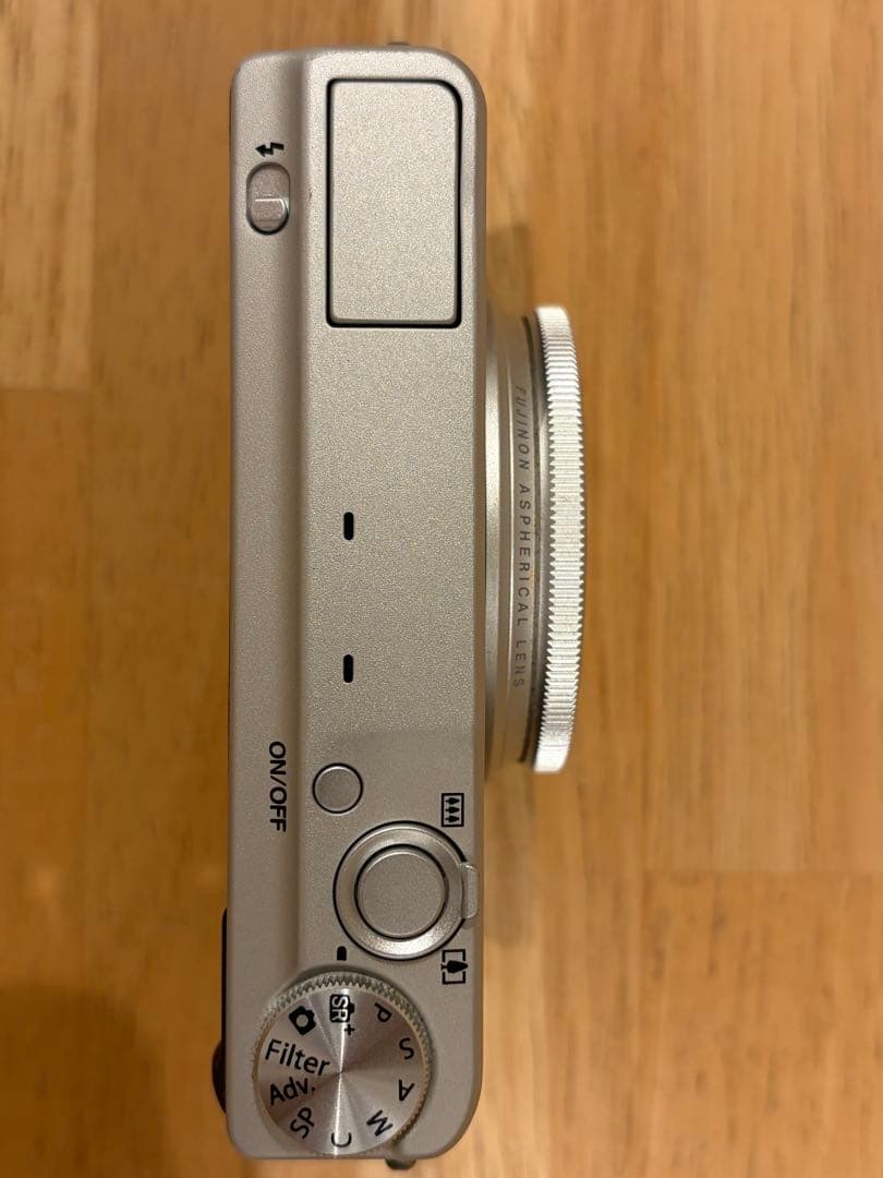 美品 元箱あり FUJIFILM 富士フイルム コンデジ XQ2