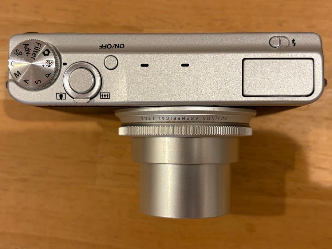 美品 元箱あり FUJIFILM 富士フイルム コンデジ XQ2