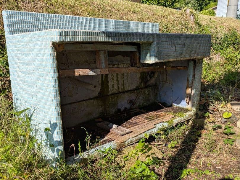 とみー【昭和レトロ】新日光　タイル流し台　　現状渡し