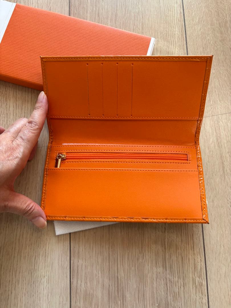 皇居 オレンジ クロコダイル 長財布 - メルカリ