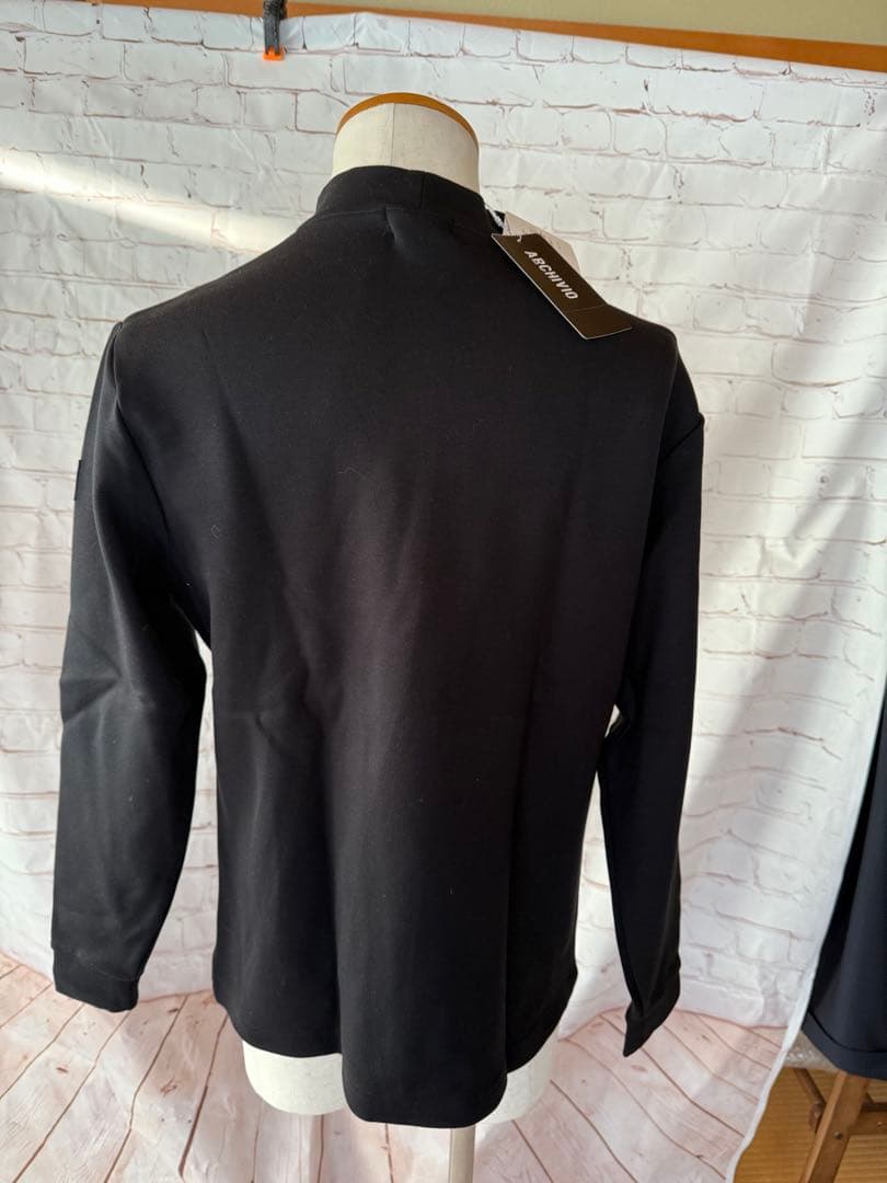 新品ARCHIVIO 長袖モックネック長袖シャツ ロゴパターン吸温発熱46