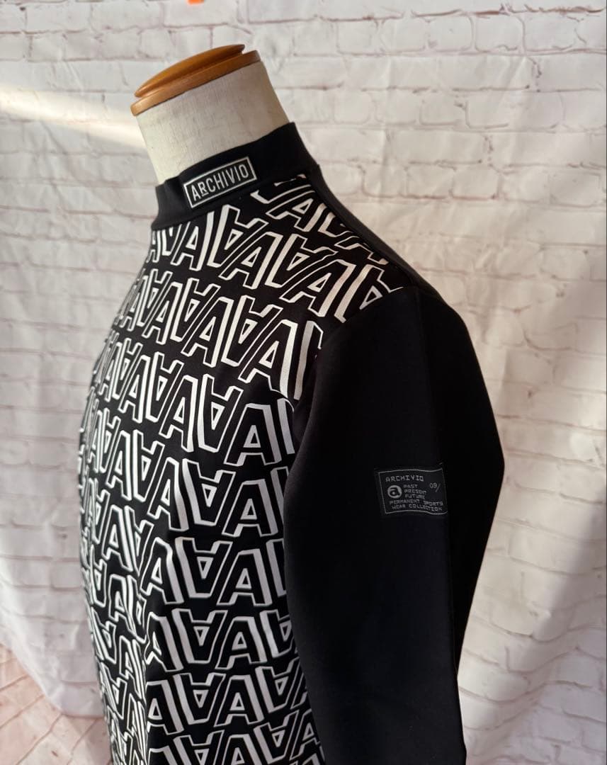 新品ARCHIVIO 長袖モックネック長袖シャツ ロゴパターン吸温発熱46