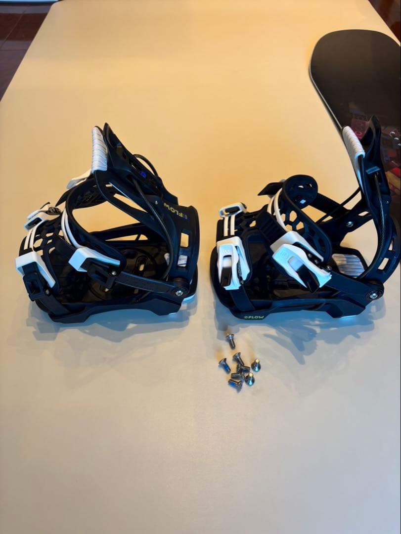 NOVMBR （ノベンバー）KD 125 FLOW（フロウ）キッズ スノーボード