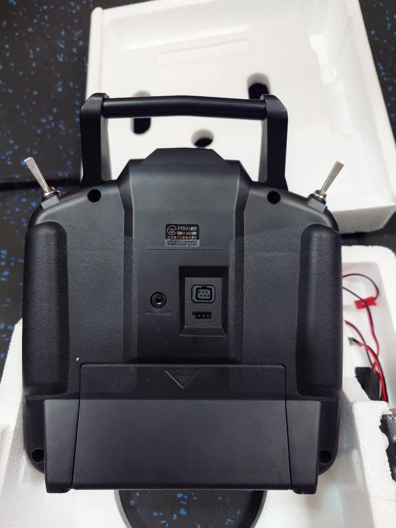 フタバ FUTABA 10J 2.4GHZ T-FHSS プロポ　飛行機用