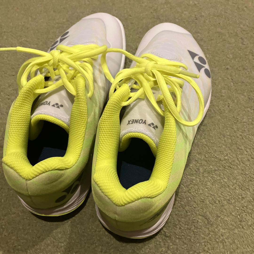 YONEX バドミントンシューズ ホワイト/イエロー　25cm
