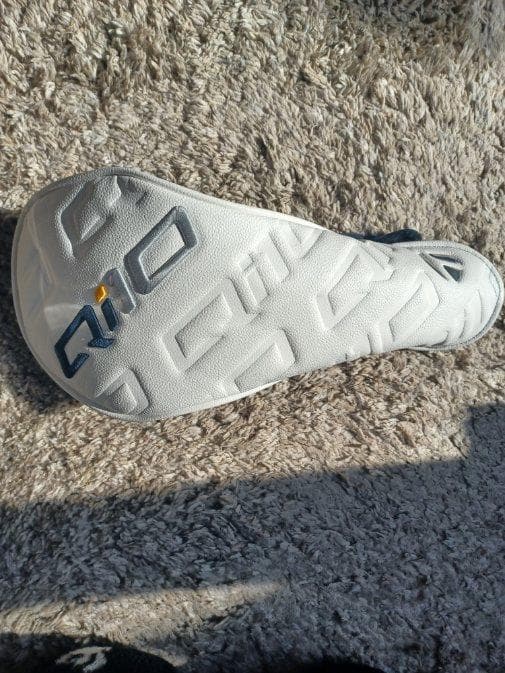 テーラーメイドQI 10ドライバー　9.0度　ヘッドのみ