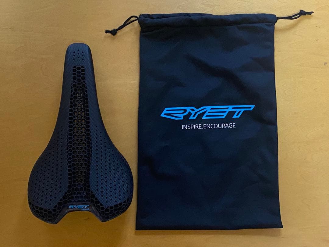 RYET 3D カーボン サドル